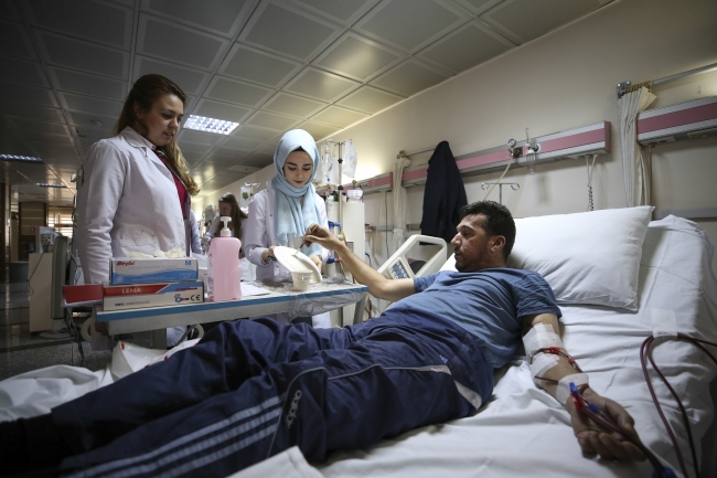 Diyaliz hastaları, sanatın gücüyle sıkıntıları aşıyor